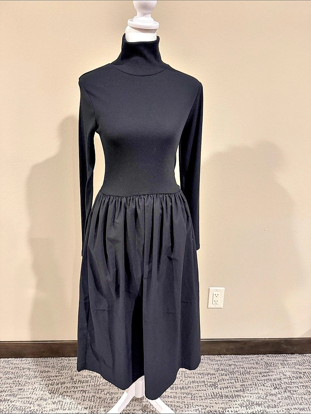 Zara Long Sleeve Midi Dress in Black Size Small NWT
